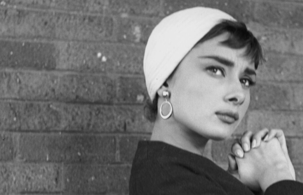 Come avere le sopracciglia perfette alla Audrey Hepburn